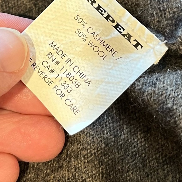 🩶 REPEAT - gray Ruffled Cardigan - Size S (38) - Picture 3 of 12